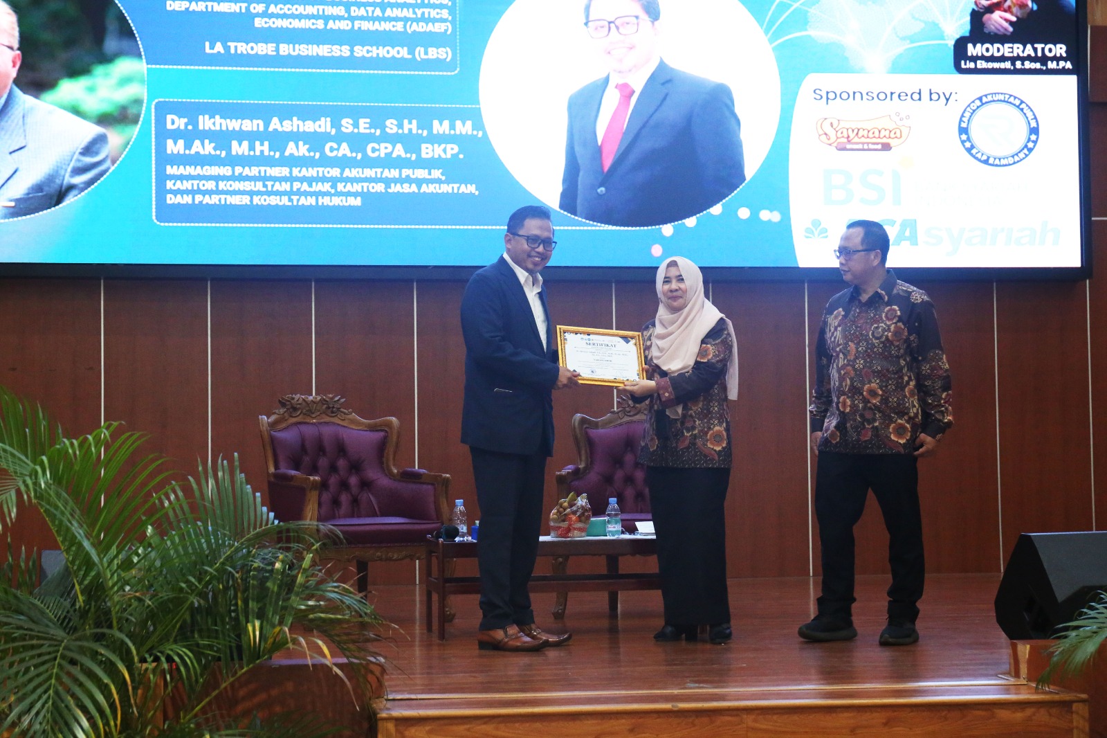 Dr. Ikhwan Ashadi — Pakar Pajak, Akuntansi & Hukum